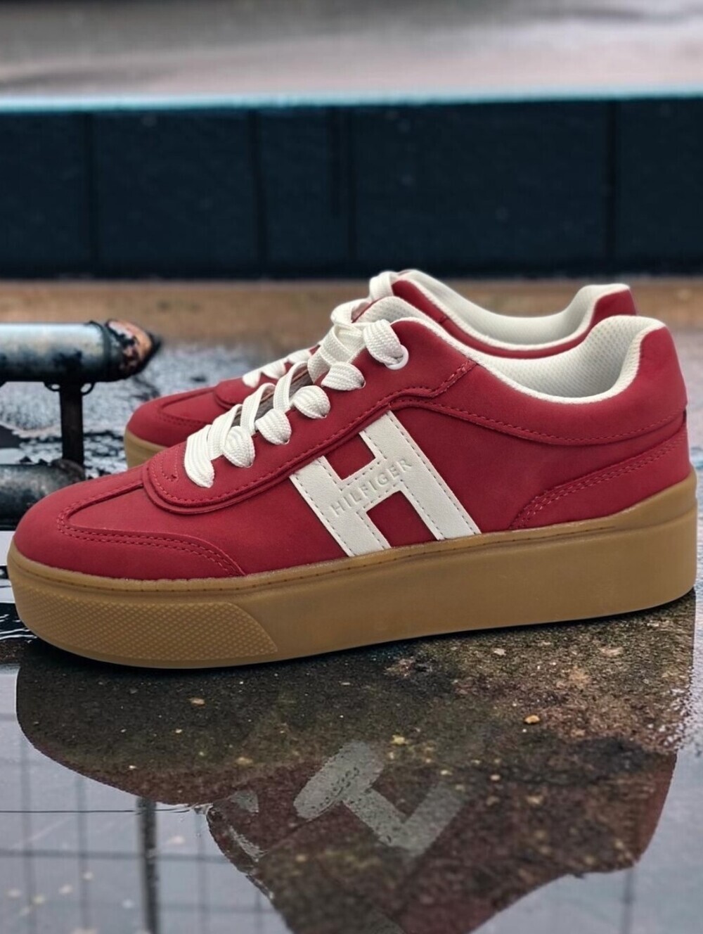 Tommy Hilfiger  Women's Casual Platform Lace-Up Sneakers Red White  Size 7M